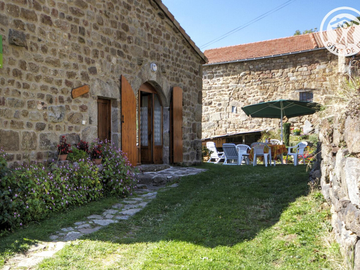 Gîte XVIe siècle avec cheminée à Burdignes - Photo 1