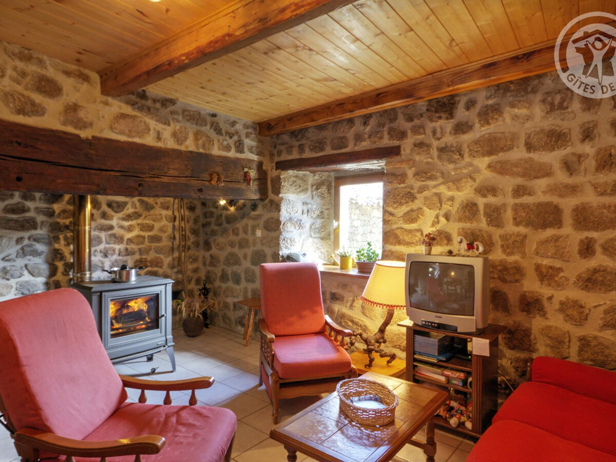 Gîte XVIe siècle avec cheminée à Burdignes - Photo 4