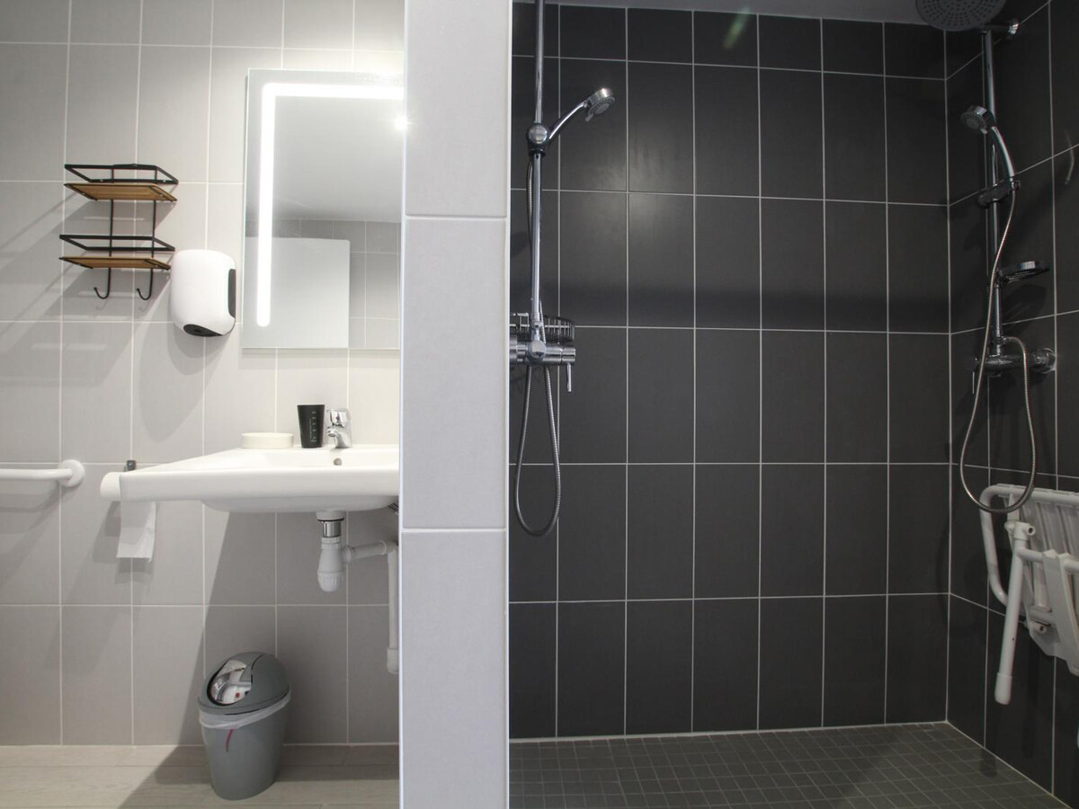 Gîte 13 personnes avec jacuzzi, piscine et vélos à Vesly - Photo 9