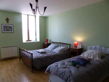 Gîte 11 pers. Montagne Bourbonnaise, jardin clos, animaux : photo 12