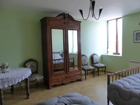 Gîte 11 pers. Montagne Bourbonnaise, jardin clos, animaux : photo 13