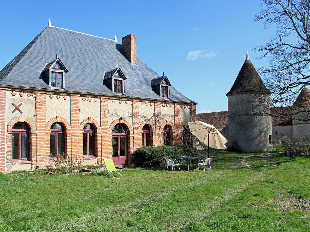 Gîte lumineux en ancienne orangerie avec jardin à Trézelles - Photo 1