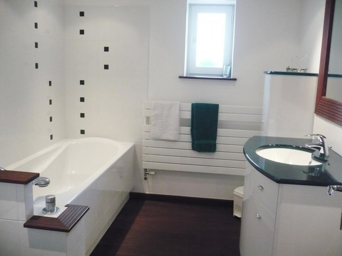 Gîte 6 personnes, jardin 2 000 m² et cheminée à Renaison - Photo 5