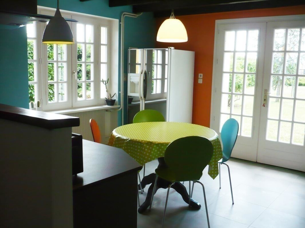Gîte 6 personnes, jardin 2 000 m² et cheminée à Renaison - Photo 10