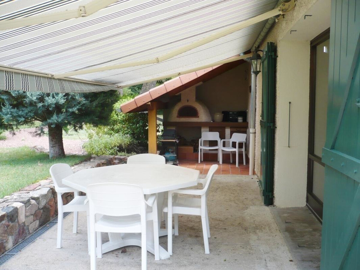 Gîte 6 personnes, jardin 2 000 m² et cheminée à Renaison - Photo 16