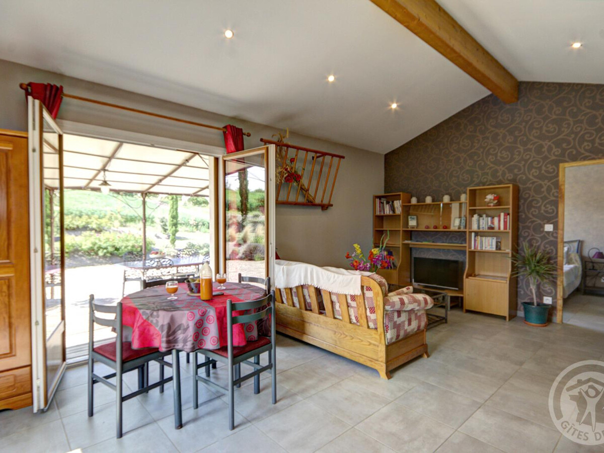 Le Champ Bourru, gîte 56 m² avec jardin à Genilac - Photo 3