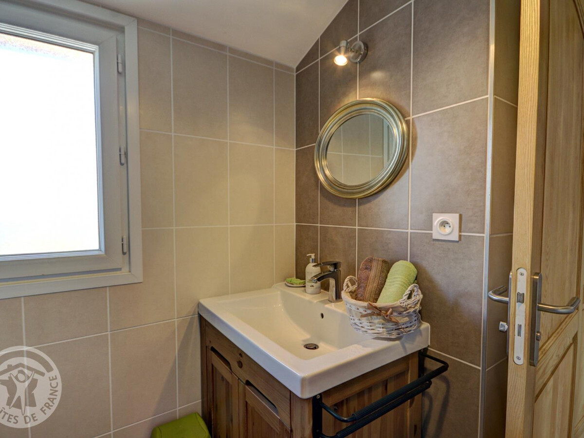 Le Champ Bourru, gîte 56 m² avec jardin à Genilac - Photo 11
