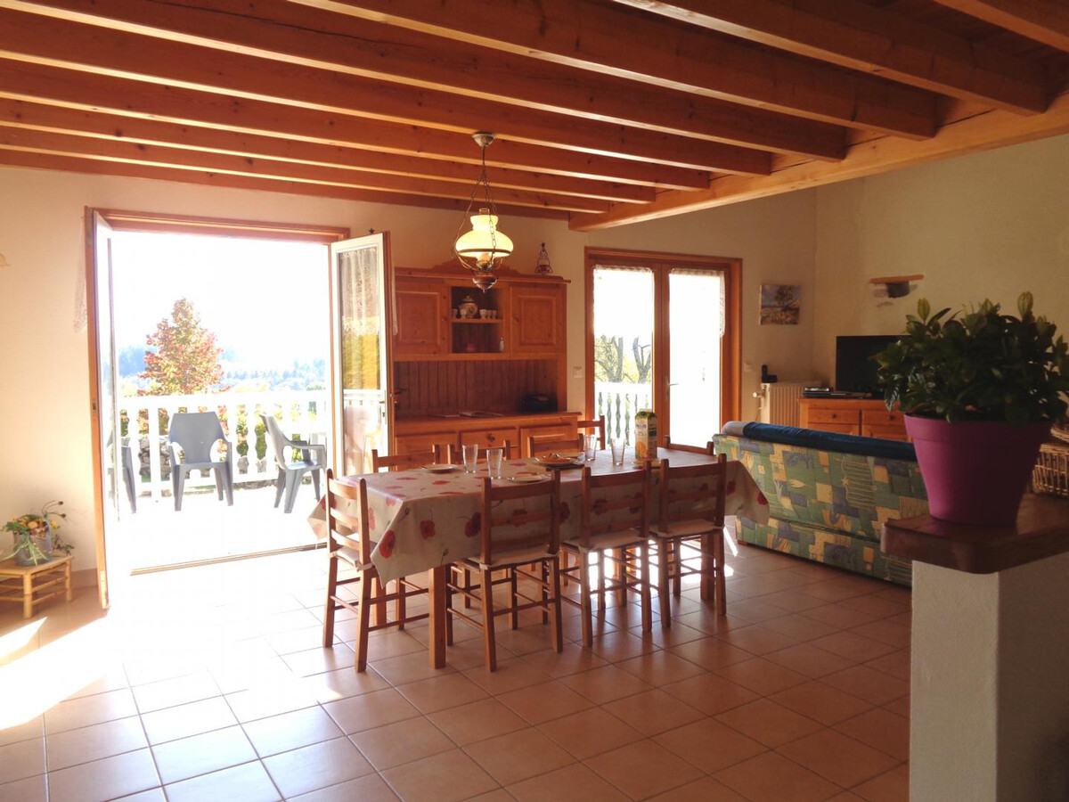 Gîte Blayot, 8 pers. à 740 m, vue Monts du Forez - Photo 2
