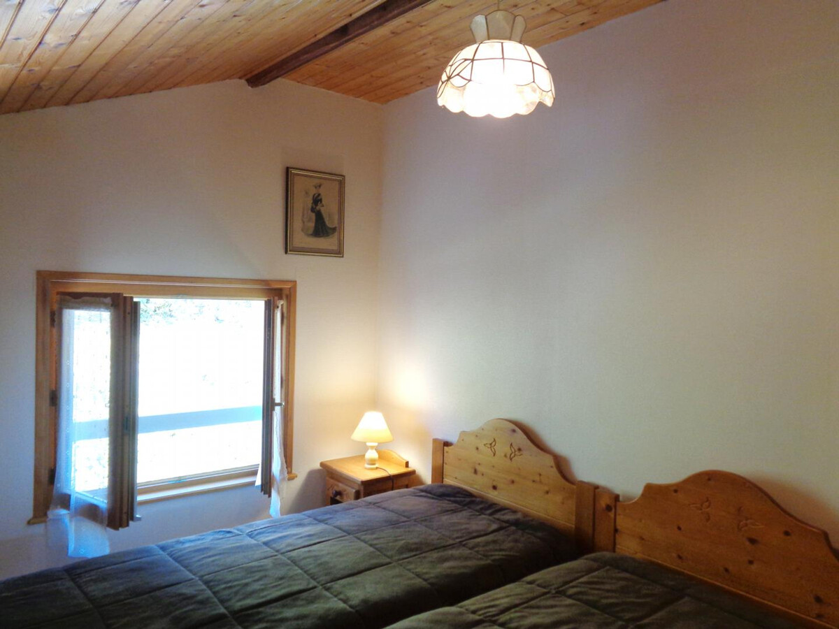 Gîte Blayot, 8 pers. à 740 m, vue Monts du Forez - Photo 9