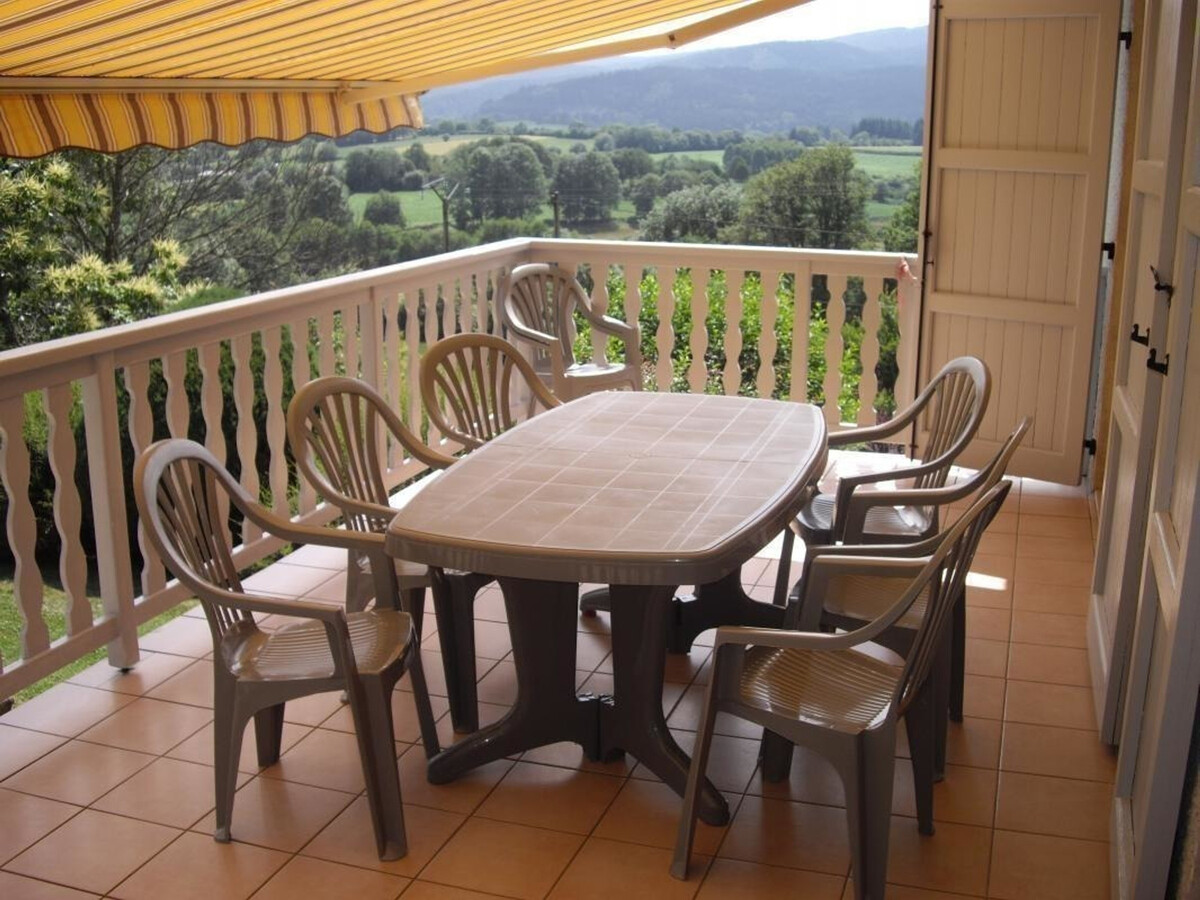 Gîte Blayot, 8 pers. à 740 m, vue Monts du Forez - Photo 13