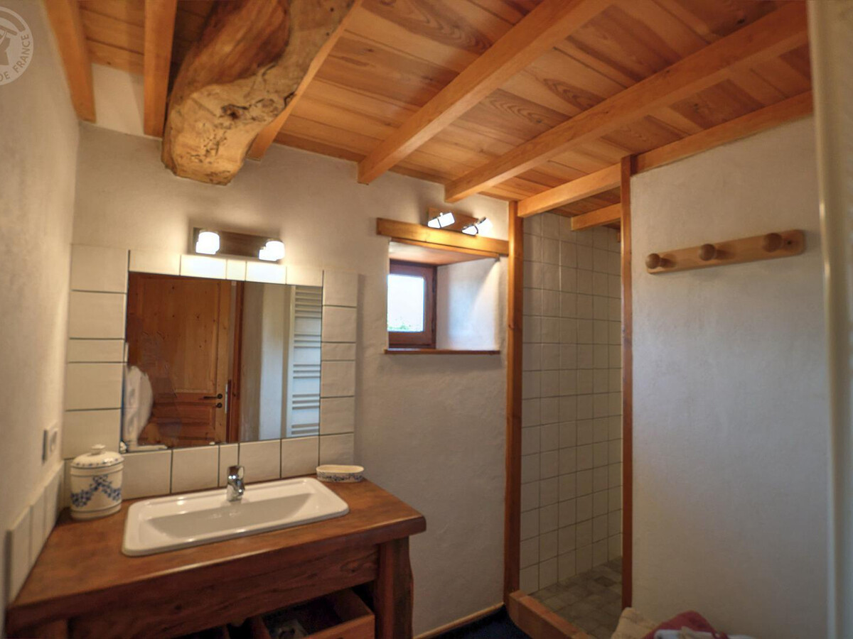 Grange rénovée 95 m² avec jardin clos, Virigneux - Photo 11