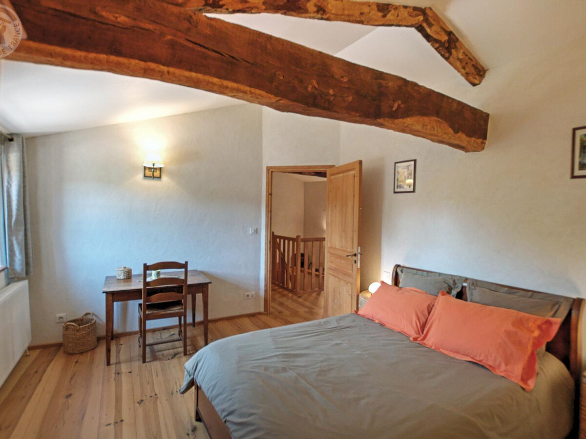 Grange rénovée 95 m² avec jardin clos, Virigneux - Photo 13