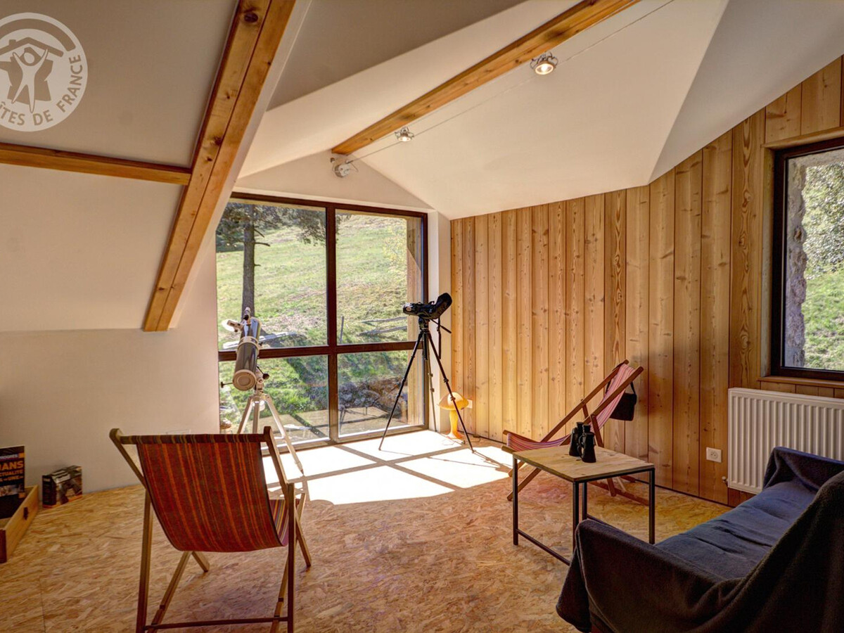 Gîte Le Crêt de Chorand, 1 050 m, cheminée et jardin - Photo 5