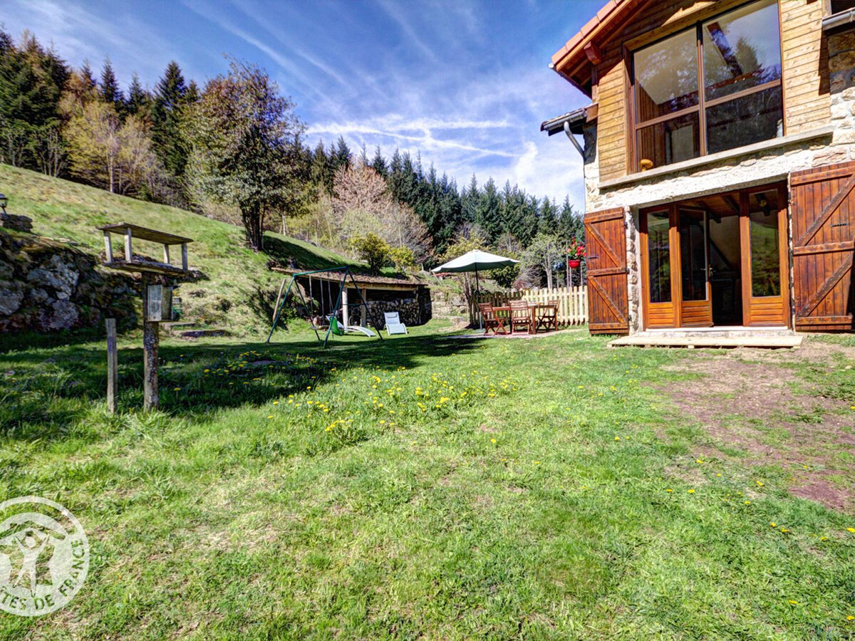 Gîte Le Crêt de Chorand, 1 050 m, cheminée et jardin - Photo 21