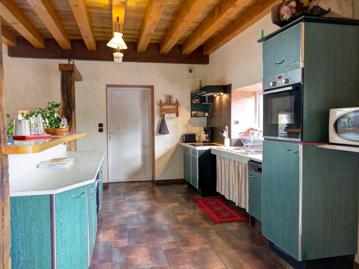 Gîte 180 m² avec piscine intérieure chauffée à Saint-Priest-la-Prugne - Photo 4