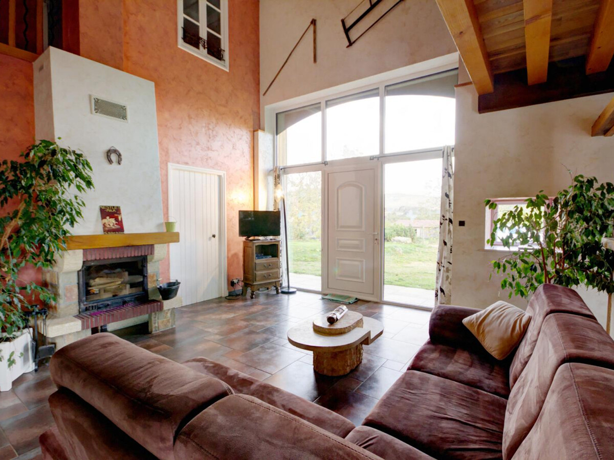 Gîte 180 m² avec piscine intérieure chauffée à Saint-Priest-la-Prugne - Photo 5