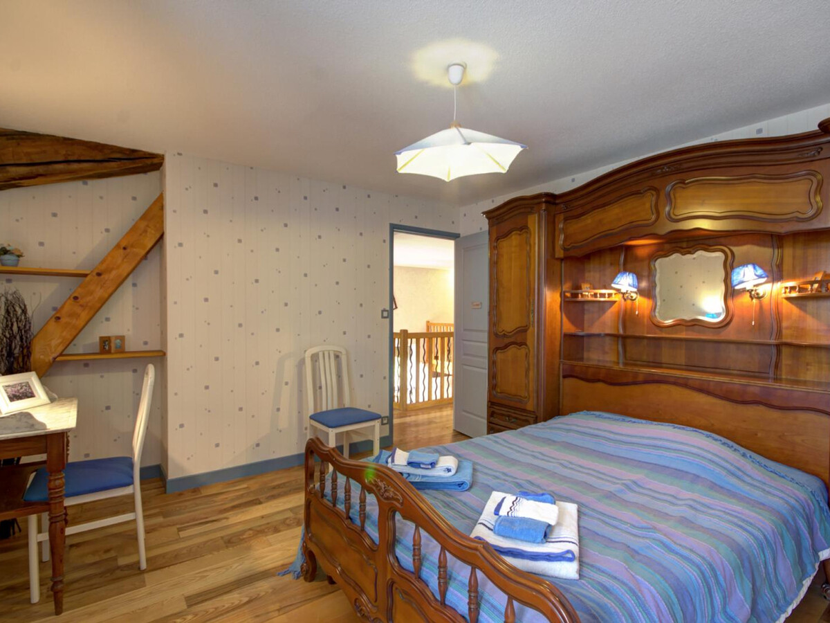 Gîte 180 m² avec piscine intérieure chauffée à Saint-Priest-la-Prugne - Photo 11