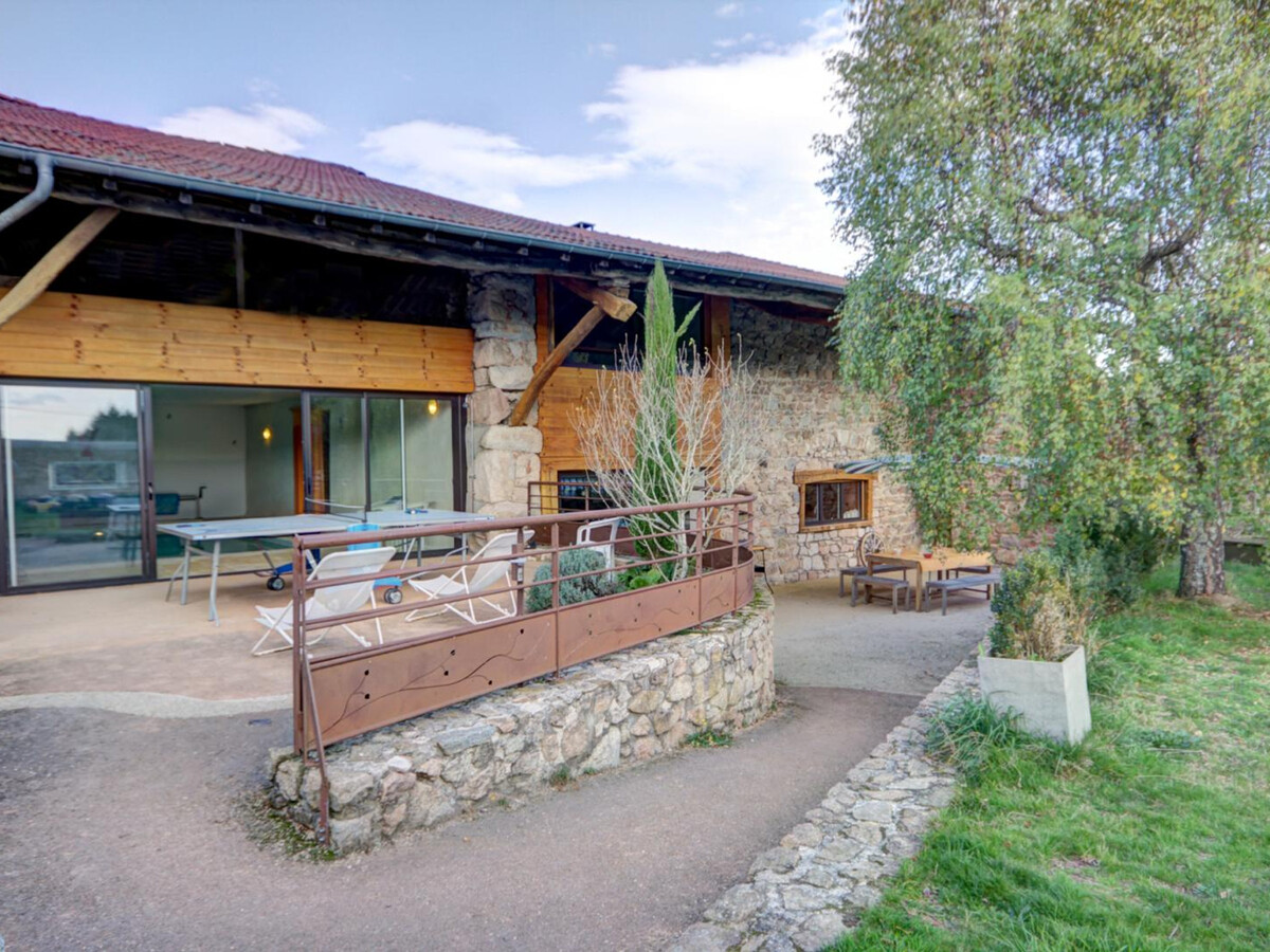Gîte 180 m² avec piscine intérieure chauffée à Saint-Priest-la-Prugne - Photo 15