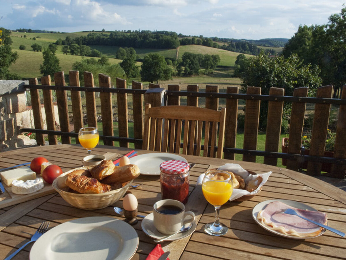 Gîte en pierre avec four à pain, poêle et jardin de 700 m² - Photo 2