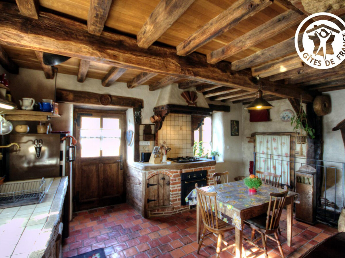 Gîte en pierre avec four à pain, poêle et jardin de 700 m² - Photo 4