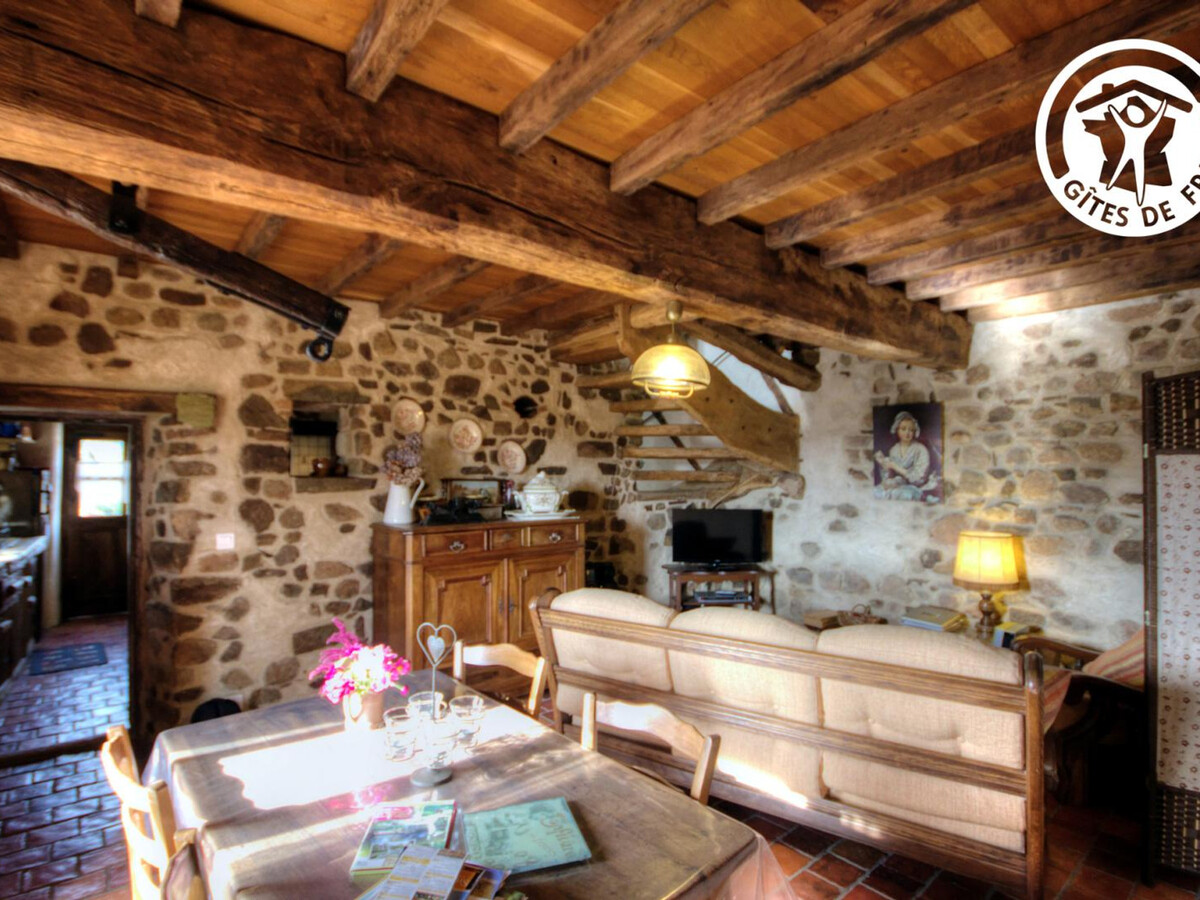 Gîte en pierre avec four à pain, poêle et jardin de 700 m² - Photo 6