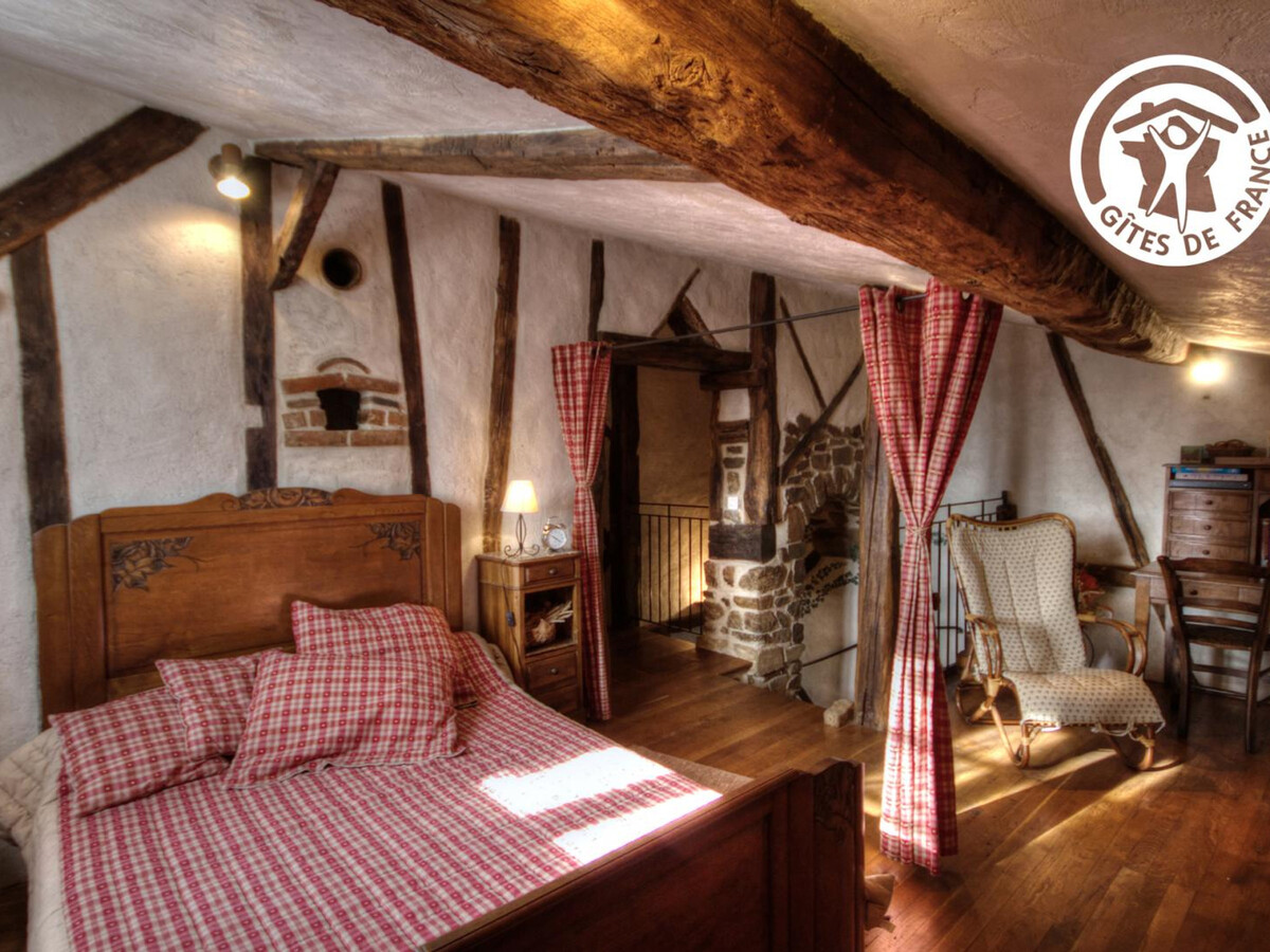 Gîte en pierre avec four à pain, poêle et jardin de 700 m² - Photo 9