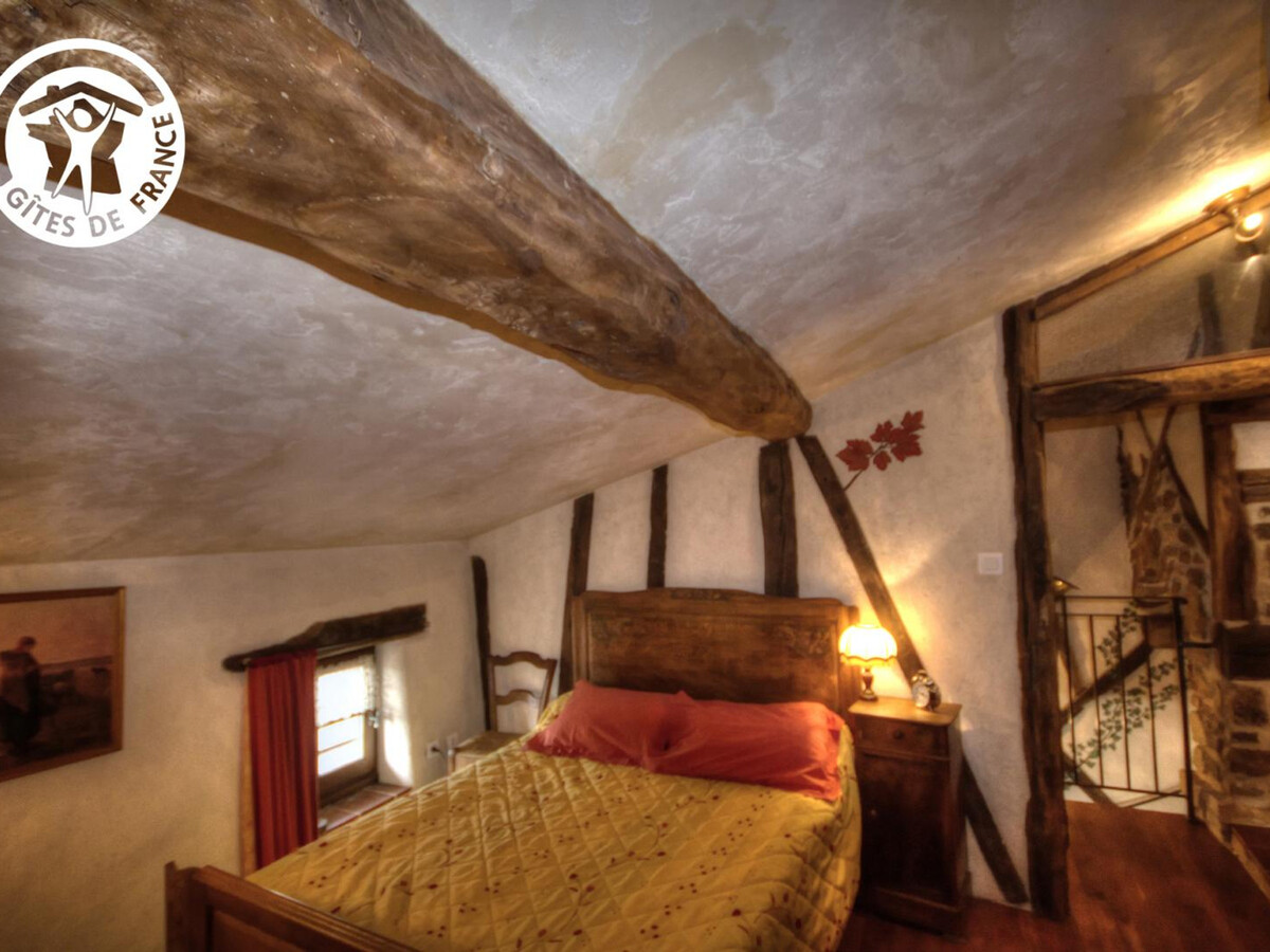 Gîte en pierre avec four à pain, poêle et jardin de 700 m² - Photo 10