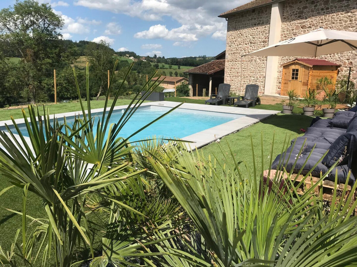 Deux gîtes pierre, piscine chauffée, 13 personnes à Belmont-de-la-Loire - Photo 1