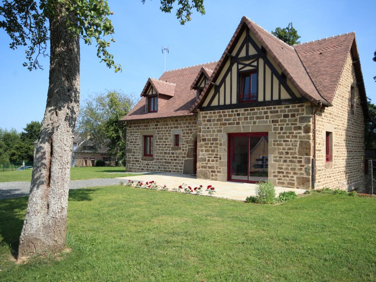 Gîte 9 personnes, 4 chambres, jardin 1600m² à Juvigny - Photo 1