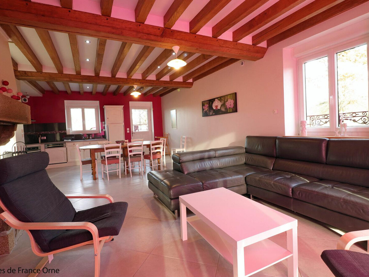 Gîte 9 personnes, 4 chambres, jardin 1600m² à Juvigny - Photo 7
