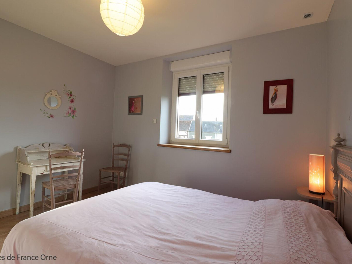 Gîte 9 personnes, 4 chambres, jardin 1600m² à Juvigny - Photo 12
