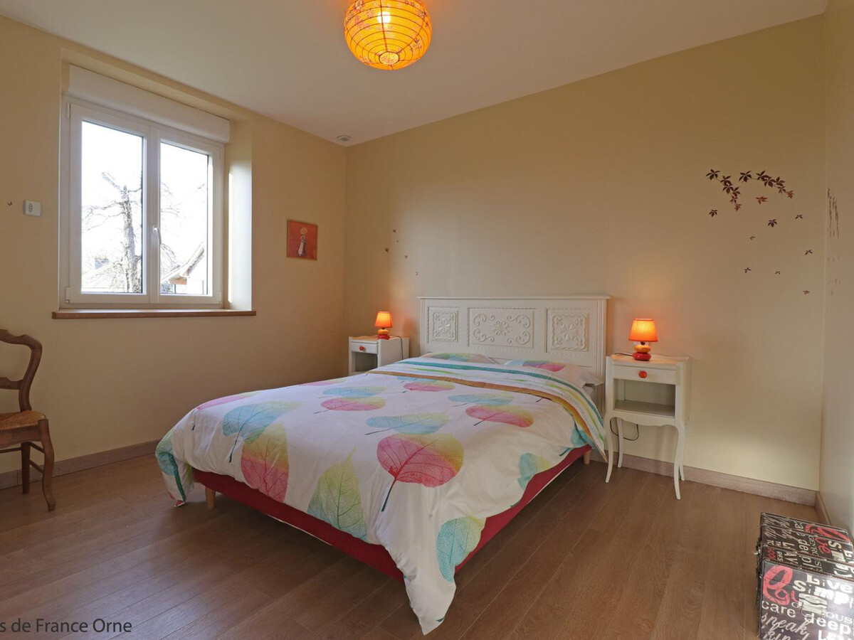 Gîte 9 personnes, 4 chambres, jardin 1600m² à Juvigny - Photo 13