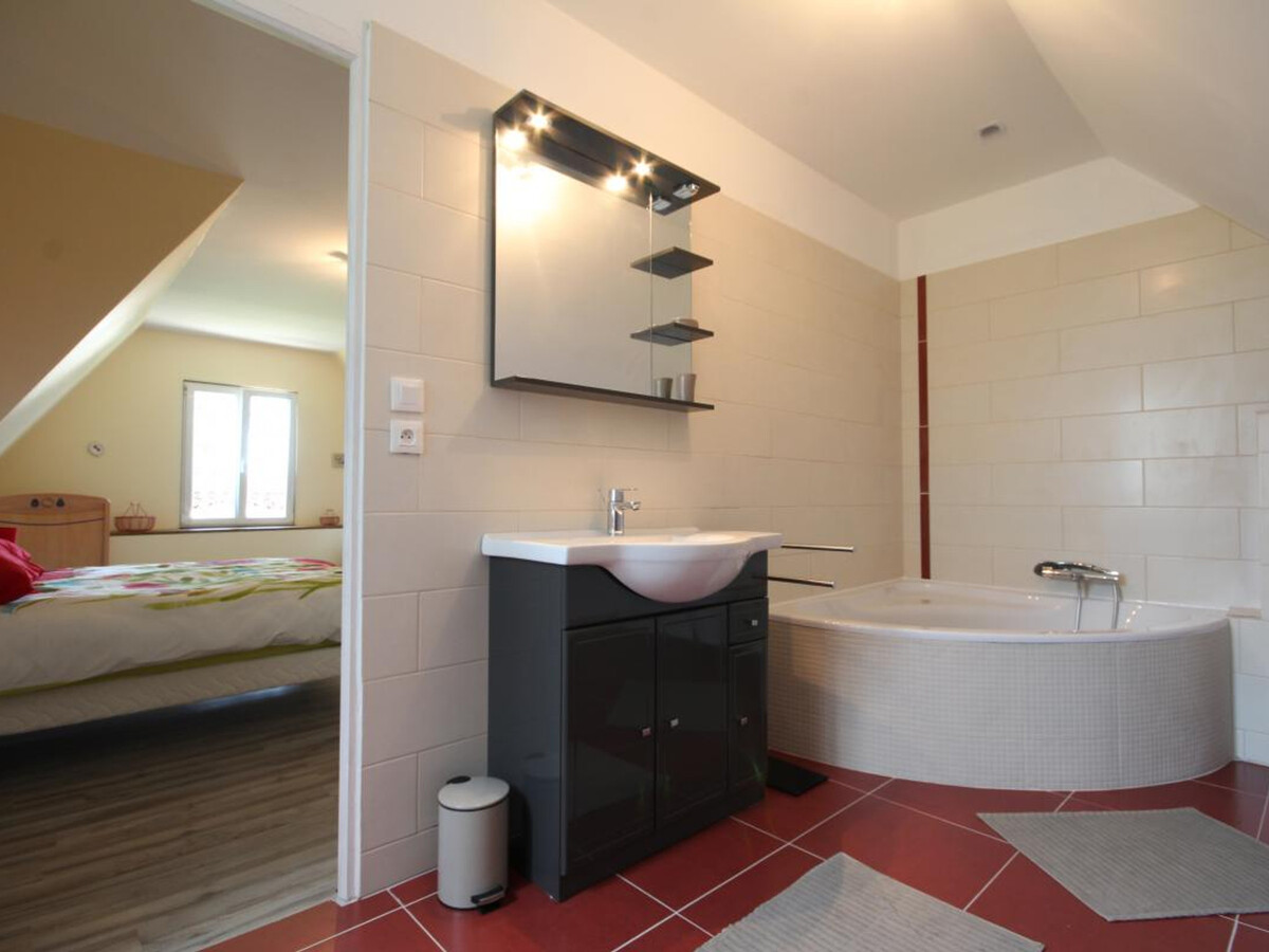 Gîte 9 personnes, 4 chambres, jardin 1600m² à Juvigny - Photo 17
