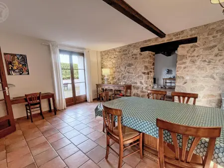 Gîte ferme XVIIe siècle 6 pers., piscine partagée : photo 3