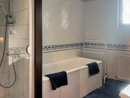 Gîte ferme XVIIe siècle 6 pers., piscine partagée : photo 18