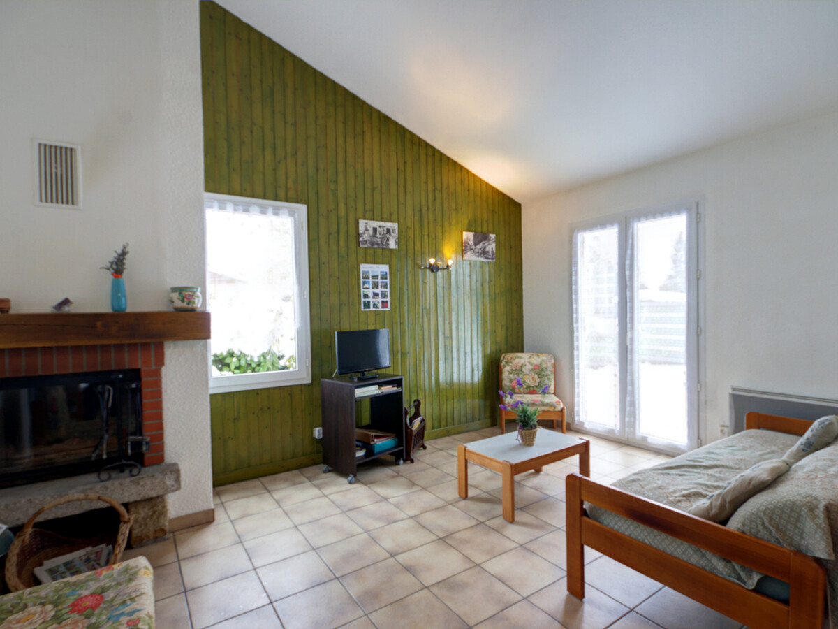 Chalet 4 pers. plain-pied avec cheminée à Usson-en-Forez - Photo 3