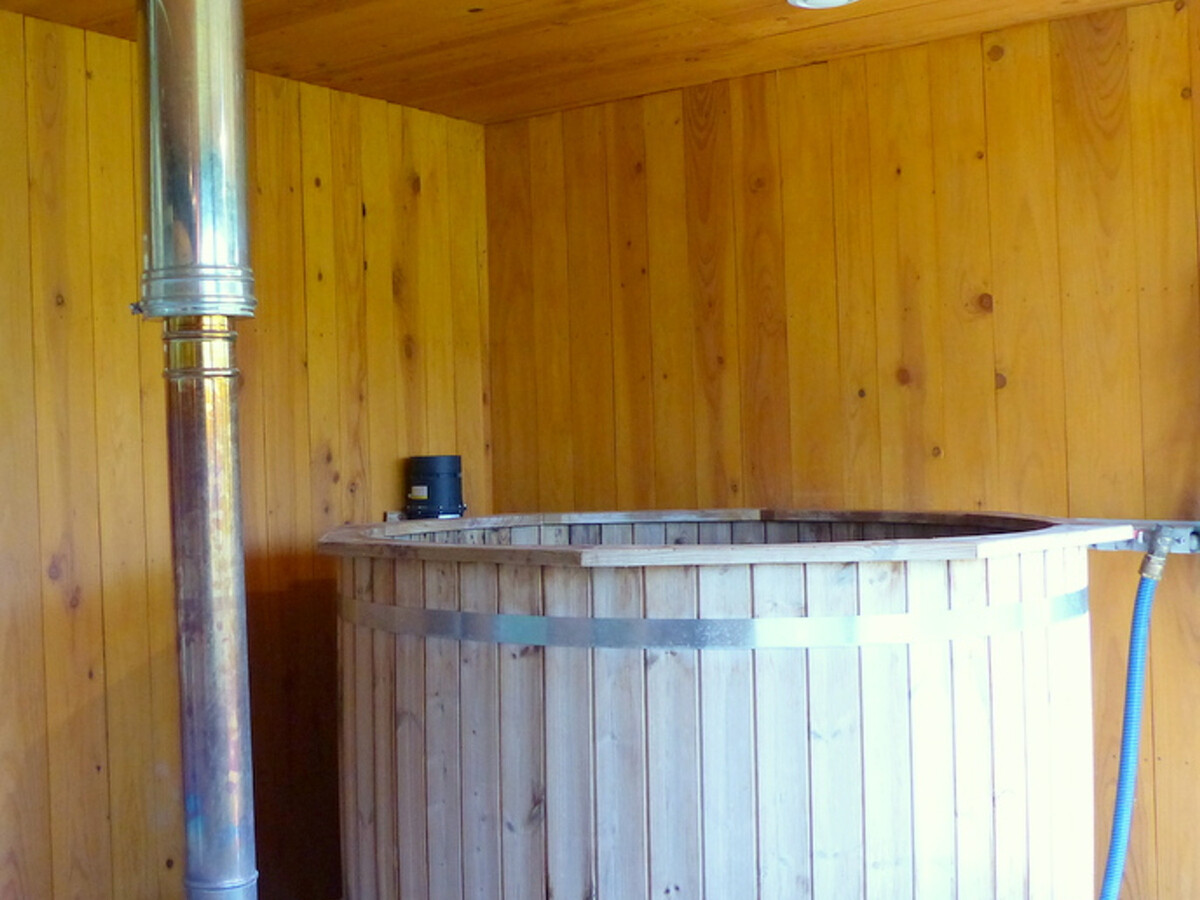 Éco-gîte rénové avec spa et chauffage solaire à Bransat - Photo 9