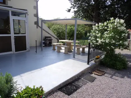 Location gite à Bransat, Maison rénovée à Bransat avec spa, WiFi et animaux acceptés