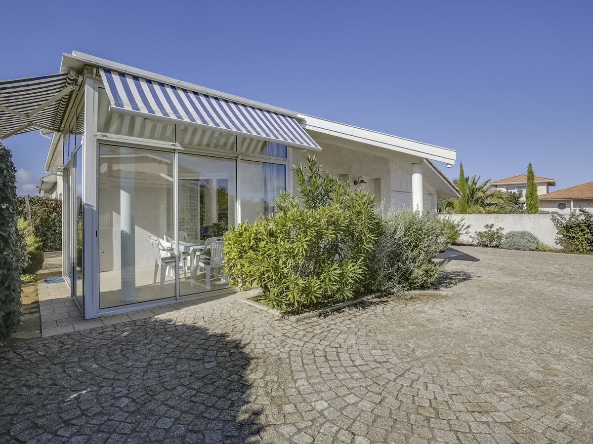 Maison 2 chambres avec véranda 150m² à 700m de la plage - Photo 1