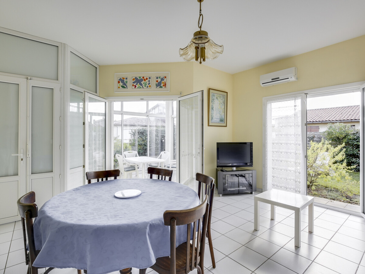 Maison 2 chambres avec véranda 150m² à 700m de la plage - Photo 4