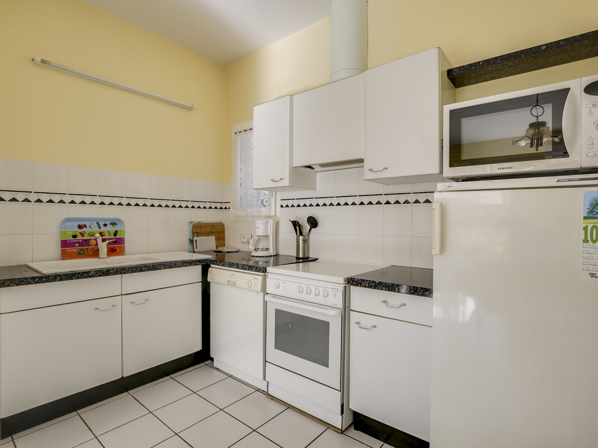 Maison 2 chambres avec véranda 150m² à 700m de la plage - Photo 5