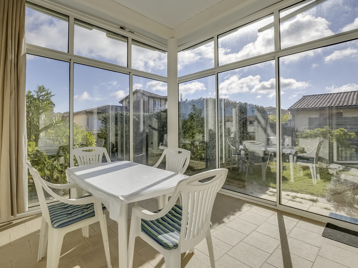 Maison 2 chambres avec véranda 150m² à 700m de la plage - Photo 6