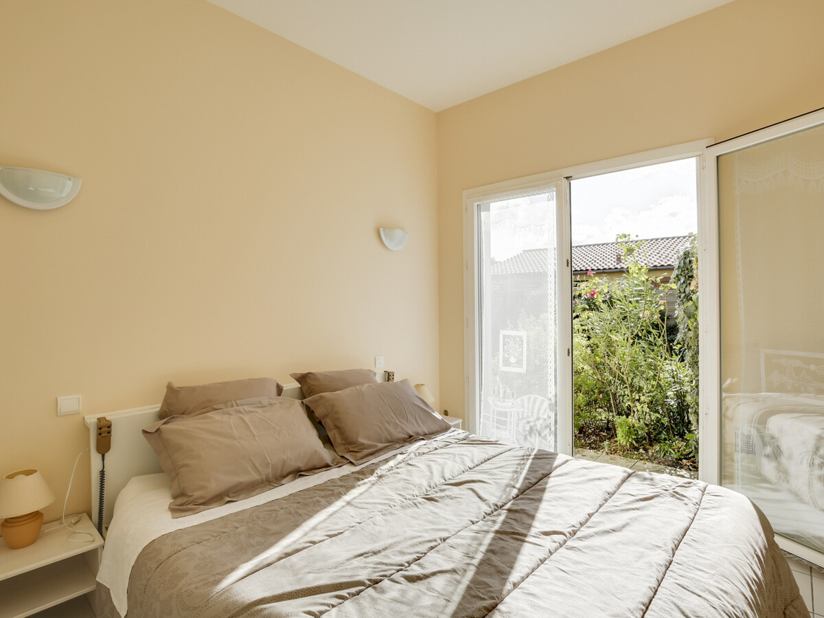 Maison 2 chambres avec véranda 150m² à 700m de la plage - Photo 9