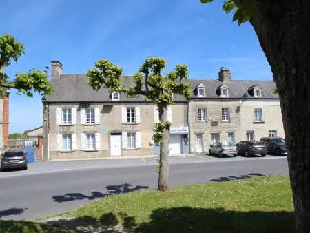 Gîte 8 pers. Sainte-Marie-du-Mont, jardin clos près Utah Beach : photo 18