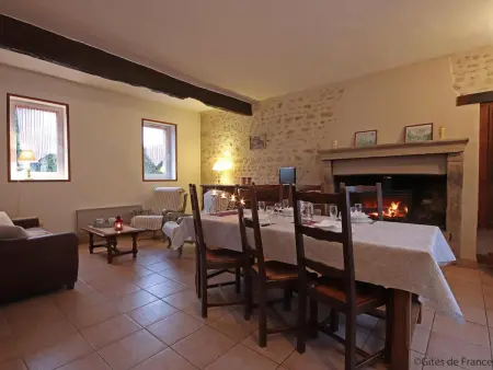 Maison de Bourg Avec Jardin et Wifi - Bures, Location Gite 6 personnes à Bures - Photo 9