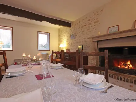Maison de Bourg Avec Jardin et Wifi - Bures, Location Gite 6 personnes à Bures - Photo 10