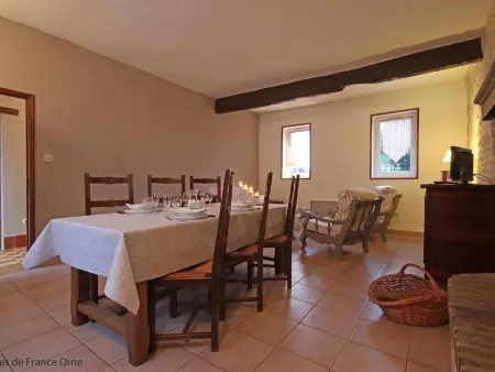 Maison de Bourg Avec Jardin et Wifi - Bures, Location Gite 6 personnes à Bures - Photo 11