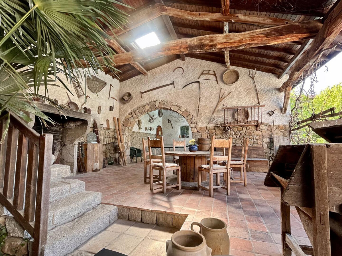 Ancienne ferme forézienne 9 pers, piscine chauffée - Photo 2