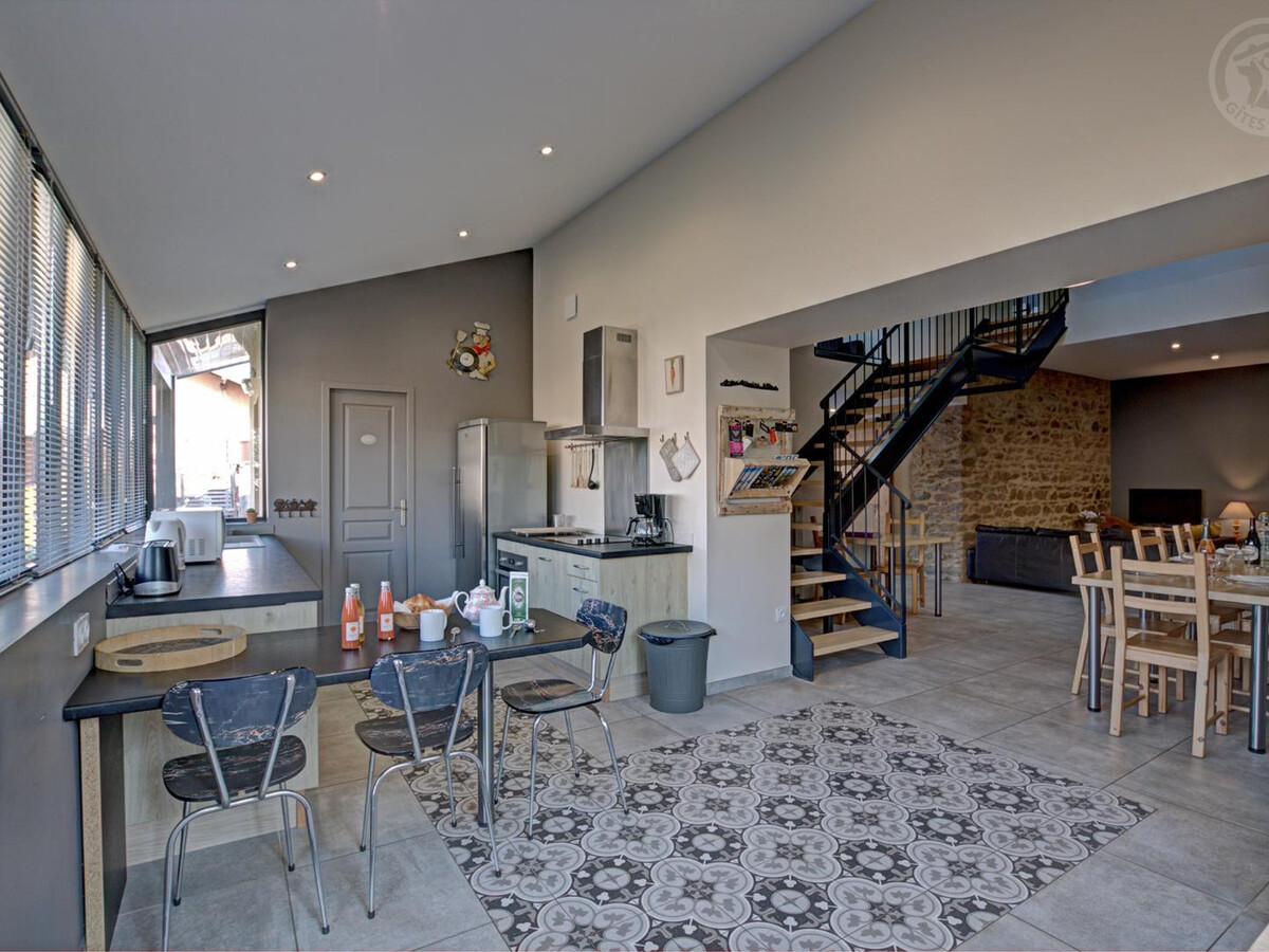 Gîte 9 personnes, 200 m² avec pièce à vivre de 73 m² - Photo 3