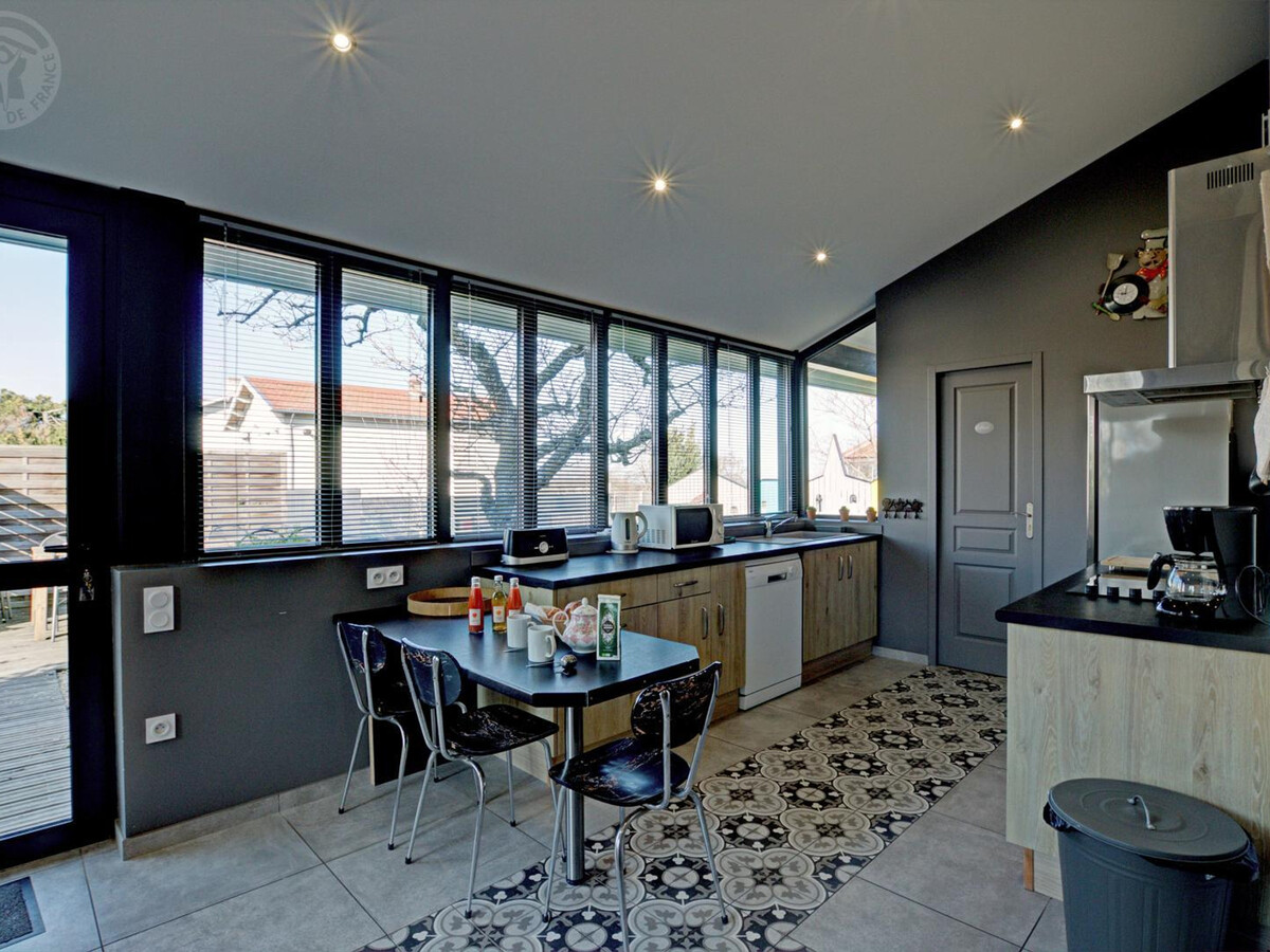 Gîte 9 personnes, 200 m² avec pièce à vivre de 73 m² - Photo 4